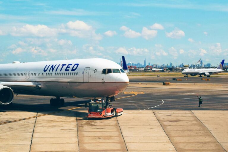 Flights to New York: Best Time to Book, Cheapest Airports & Smart Travel Tips flights to new york
