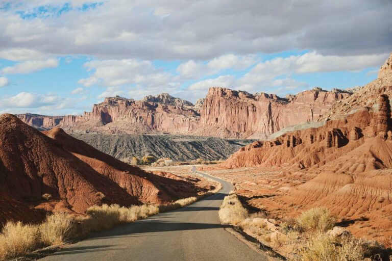 Capitol Reef National Park: Ultimate Visitor Guide 2026
