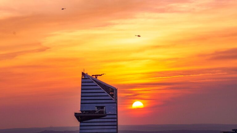 The Edge New York Guide: Views, Tickets & Visitor Tips The Edge New York